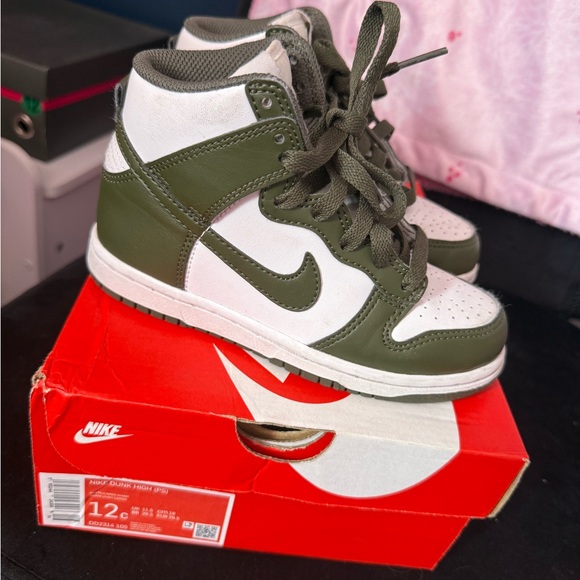Nike dunks , white and green size 12c - Picture 3 of 3